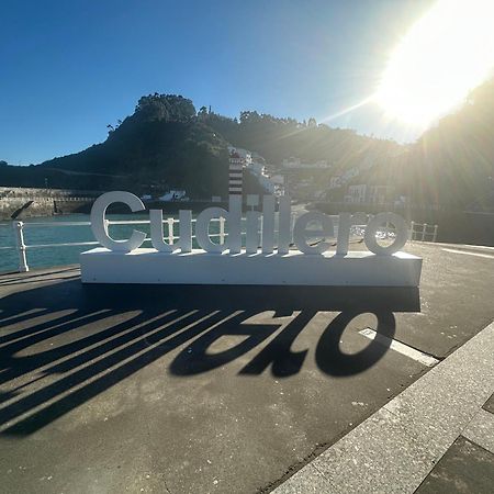 Apartamentos Urbanin II Plaza De San Pedro 쿠딜레로 외부 사진