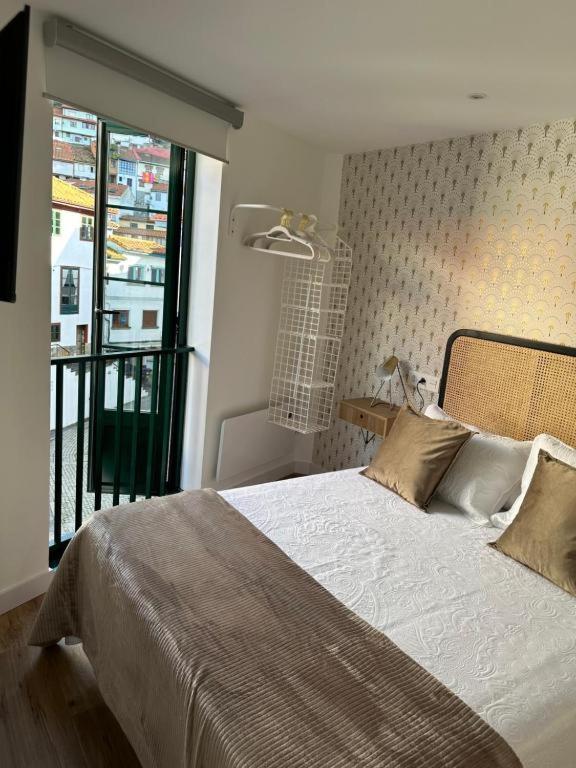 Apartamentos Urbanin II Plaza De San Pedro 쿠딜레로 외부 사진