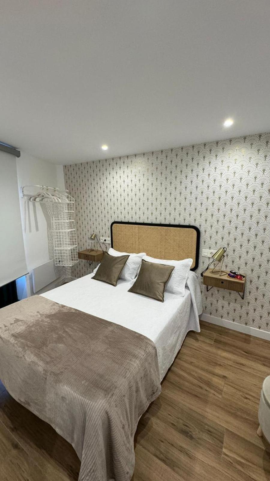 Apartamentos Urbanin II Plaza De San Pedro 쿠딜레로 외부 사진